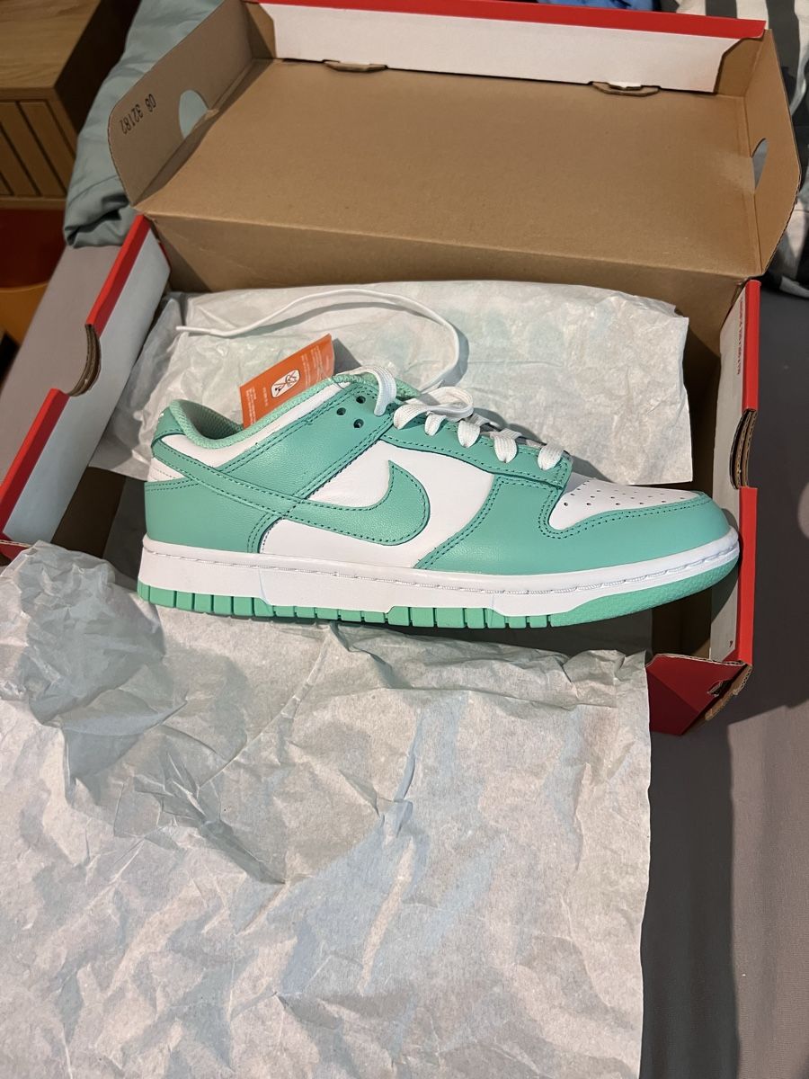 Nike Herrenschuhe: Nike dunk low Green Glow – Neu und originalverpackt aus Horriwil von eli_d6wc 2