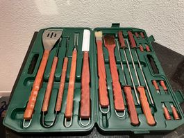 Super praktischer Grillkoffer 18 Teilig, neu