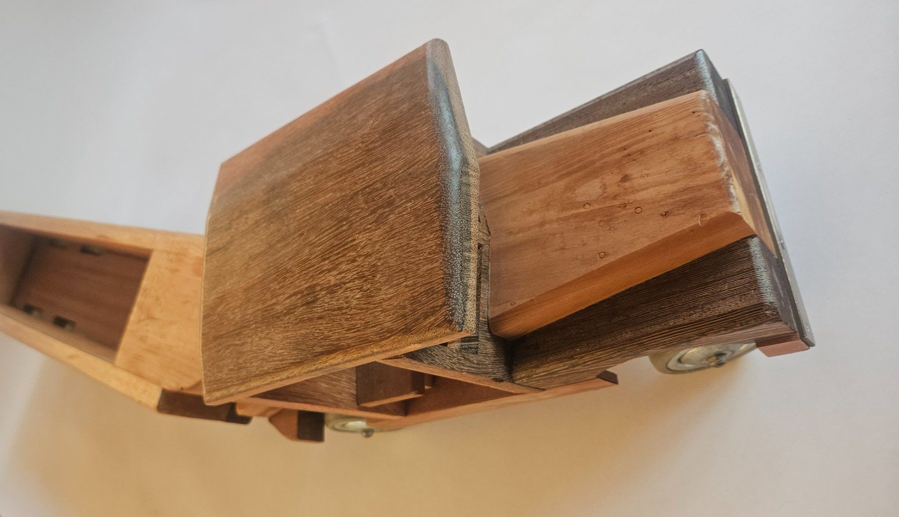 Spielzeuge: Holzauto – Gebraucht aus Wetzikon von SIRIOLIT 3