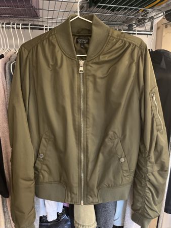 Grüne Bomberjacke