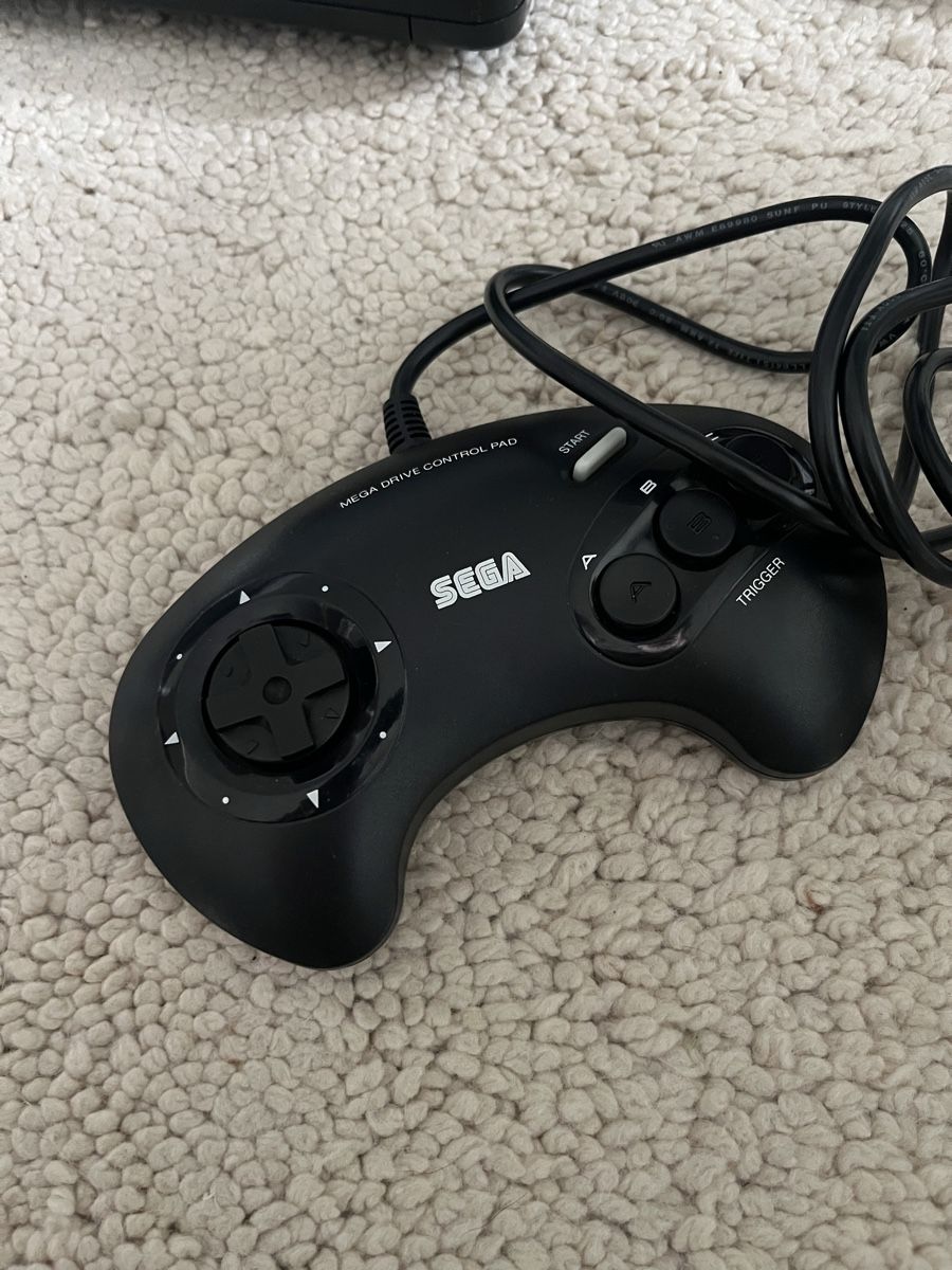 Sega Console: Sega Mega Drive 2 Konsole + 2 Controller + 1 Spiel Mickey – Usato da Baden venduto da tob_t8gw 4