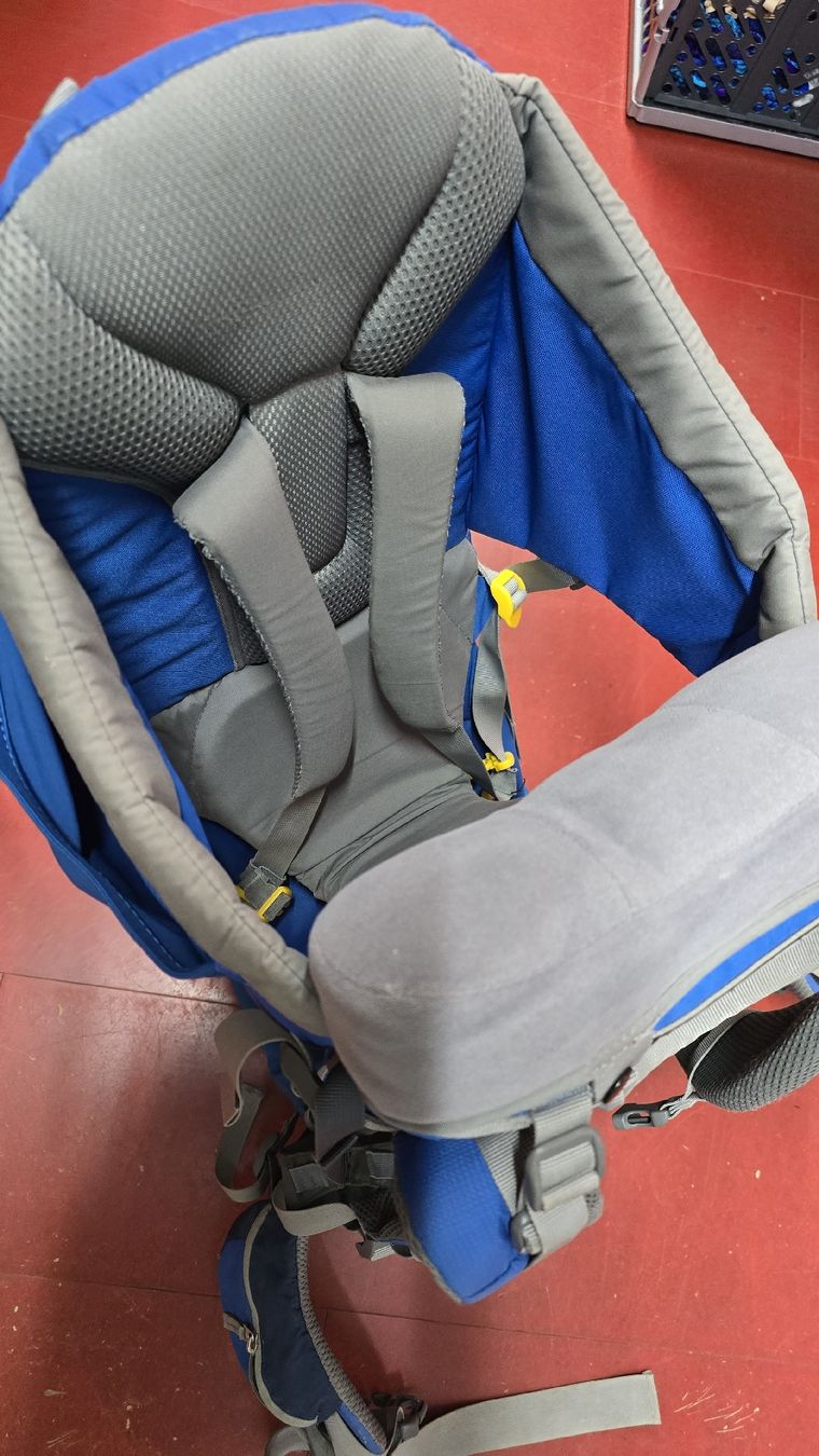 Deuter Marsupi portabebè: Tragerucksack Deuter Aircontact VariFit – Usato da Boppelsen venduto da Tomsagiplatz