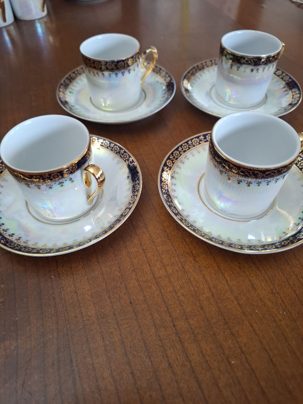 Tazze: Servizio da caffè pregiato - 4 tazzine e piattini. – Usato da Viganello venduto da sor_dcq8 2