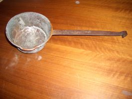 Alte Kupferschöpfkelle mit Eisenstiel gebraucht
