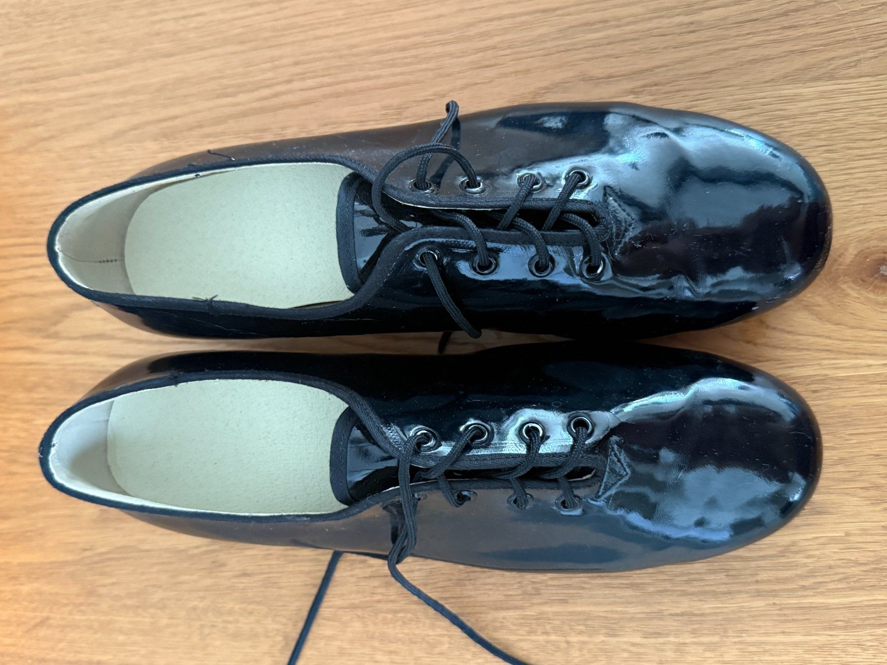 Damenschuhe: chaussures de claquettes – Gebraucht aus Founex von MaevaMatahi