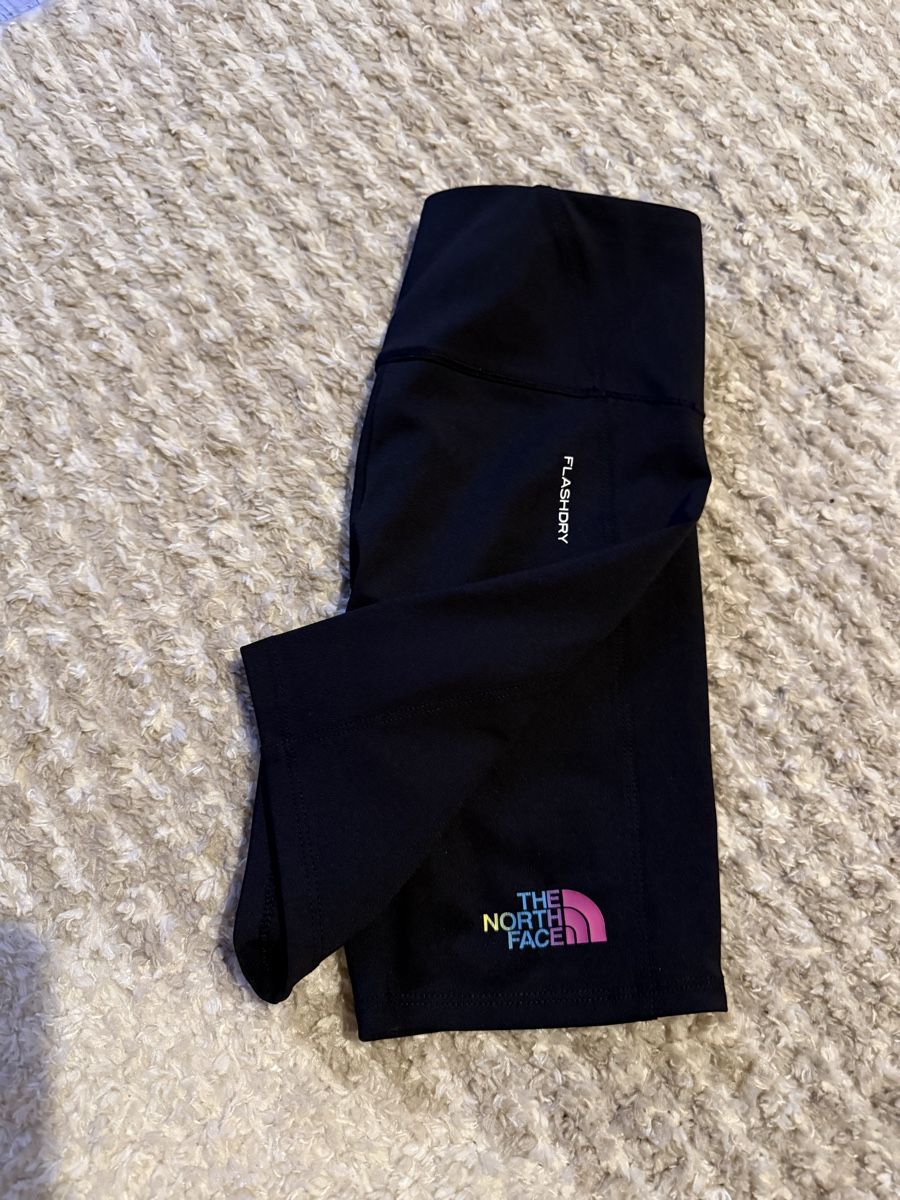 North Face Leggings: The North Face bikershort – Nuovo (secondo la descrizione) da Winterthur venduto da bardreg13 1