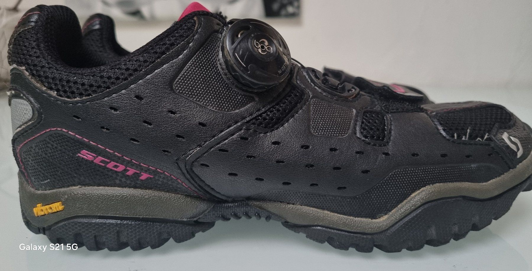 Scott Scarpe da donna: Scott Veloschuhe Gr. 38, mit Boa-Verschluss, Klicksystem... – Usato da Vättis venduto da cala010