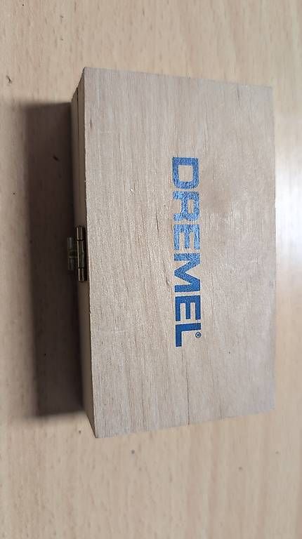 Dremel Tutti gli attrezzi: Dremel Jeu de cutters de fraisage multi-usages – Usato da Renens VD venduto da arochat 1