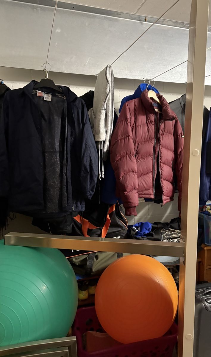 Ikea Bureaux: Ikea Tischplatte mit Beinen – D'occasion à Embrach par ale_v5qn 2