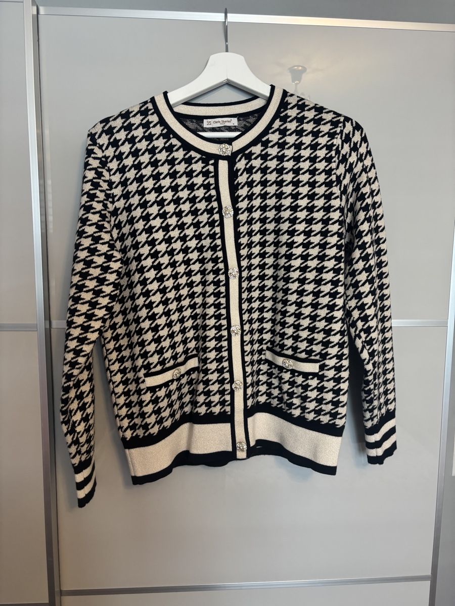 Pullover & Sweatshirts: Cardigan mit Strass – Neu (gemäss Beschreibung) aus Zürich von mary_5ln5