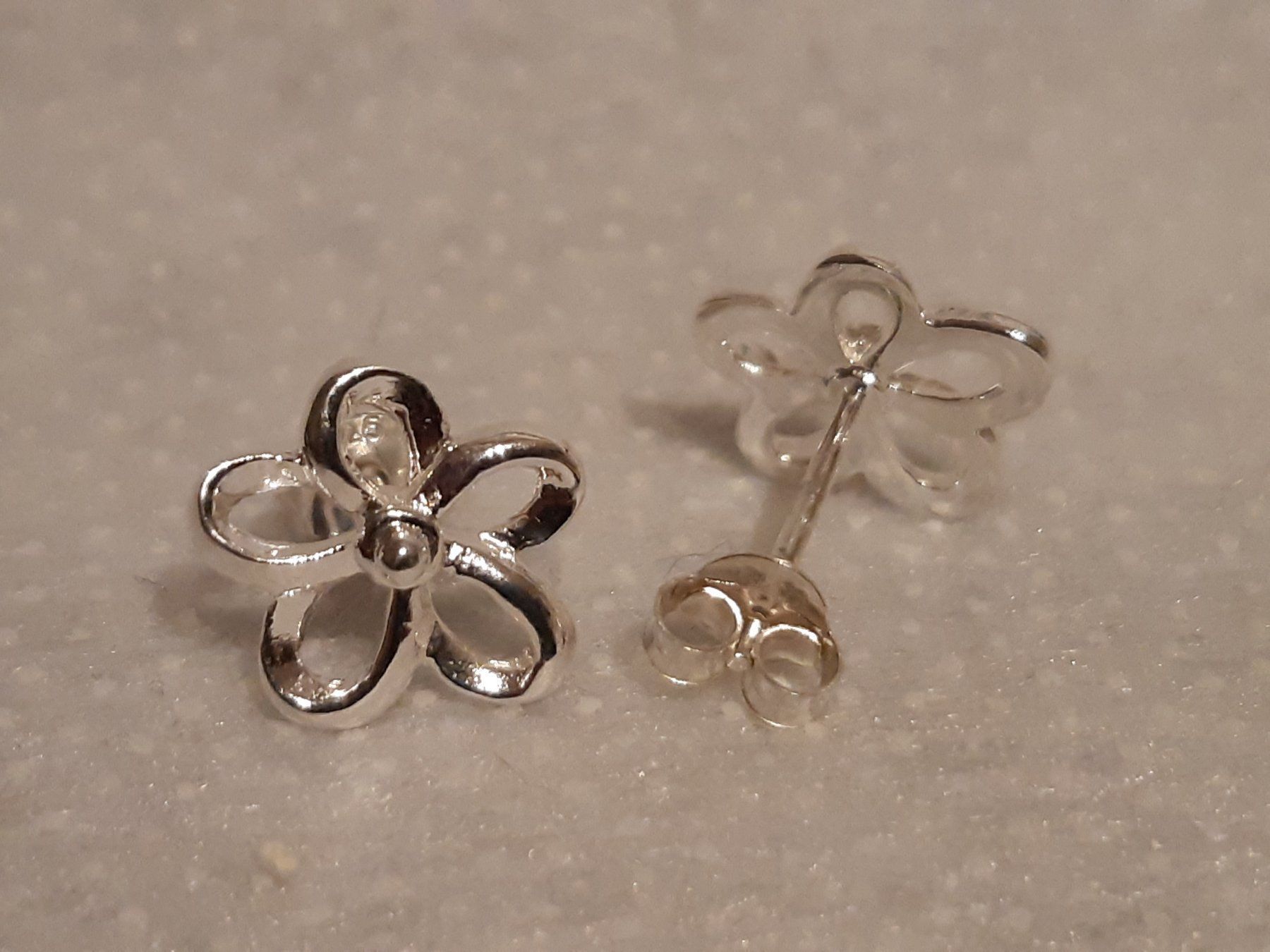 Orecchini pendenti & Orecchini a lobo: Ohrstecker Sterling Silber 925 Blume – Nuovo e nell'imballaggio originale da Einsiedeln venduto da My__Way 1