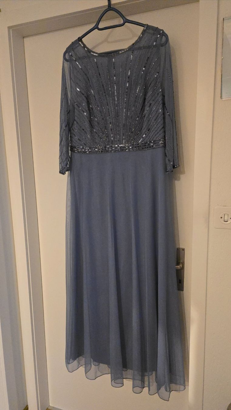 Vestiti: Wunderschönes Abenkleid Grösse 42 – Usato da Baar venduto da pet_2xp7 1
