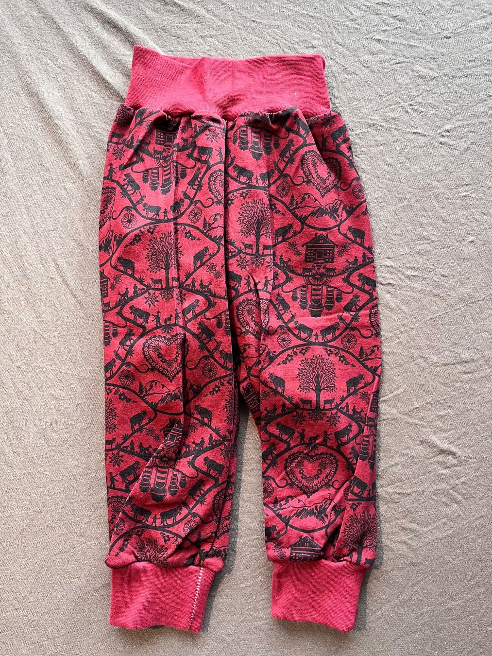 Pantaloni: 1 Kinderhose selbst genäht – Nuovo (secondo la descrizione) da Büsserach venduto da bor_s88m