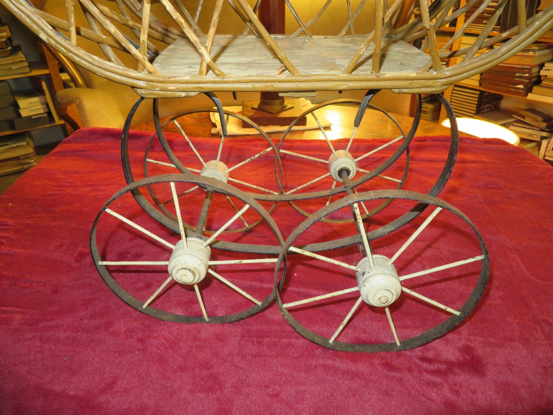 Puppenwagen: sehr alter Kinderwagen, deutlich vor 1900 – Gebraucht aus Zofingen von Schekke 5