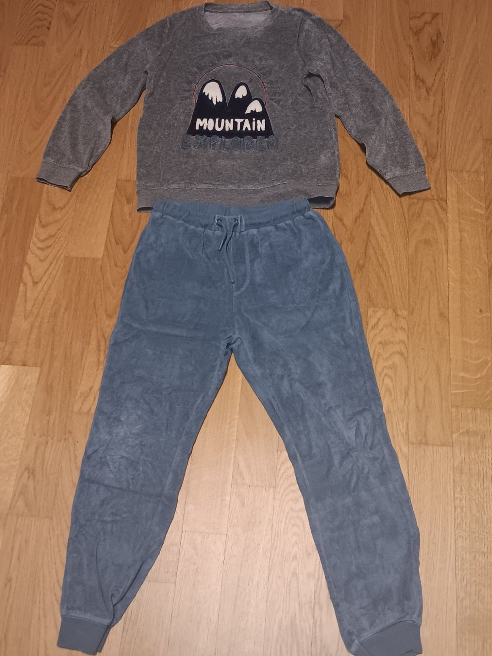 Pigiama & Simili: Kinder Pijama,Gr.140 – Usato da Oftringen venduto da WufffWuff