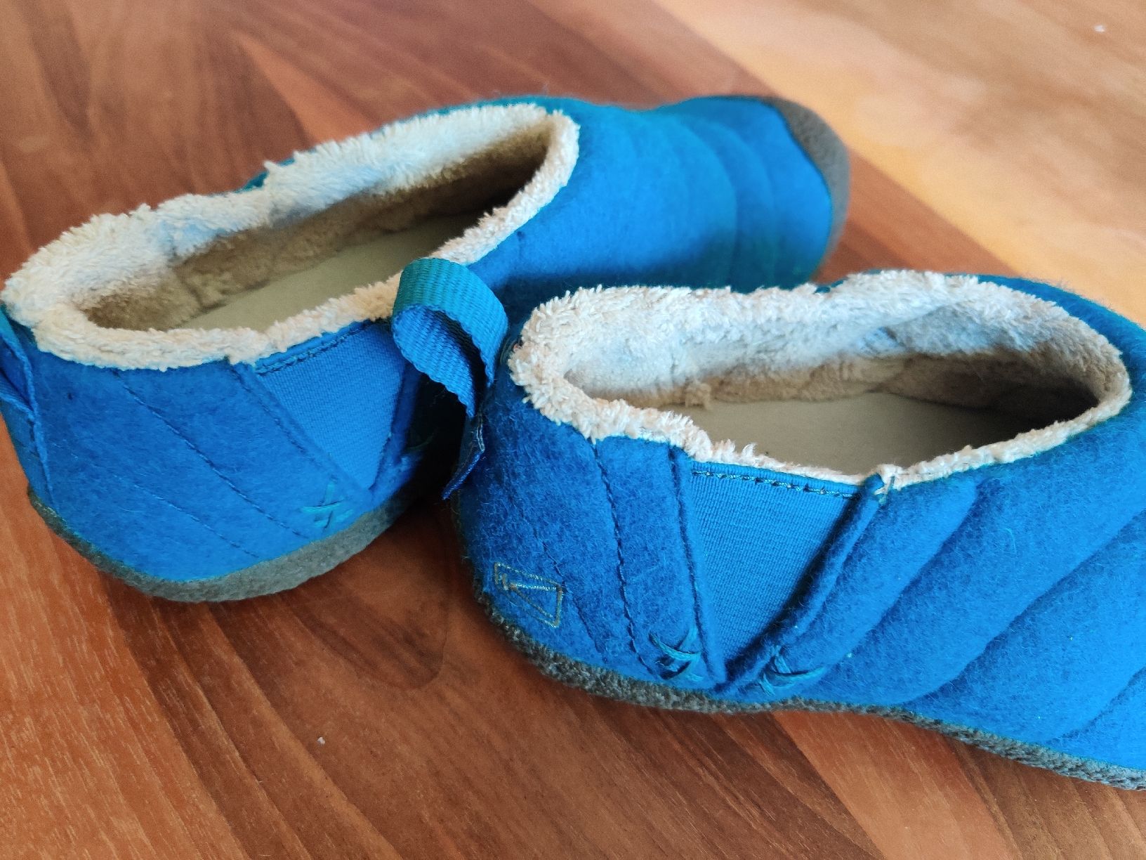 Keen Scarpe da uomo: Keen hausschuhe. Warm stabil. Gr 36 – Nuovo (secondo la descrizione) da Degersheim venduto da HariOm 3