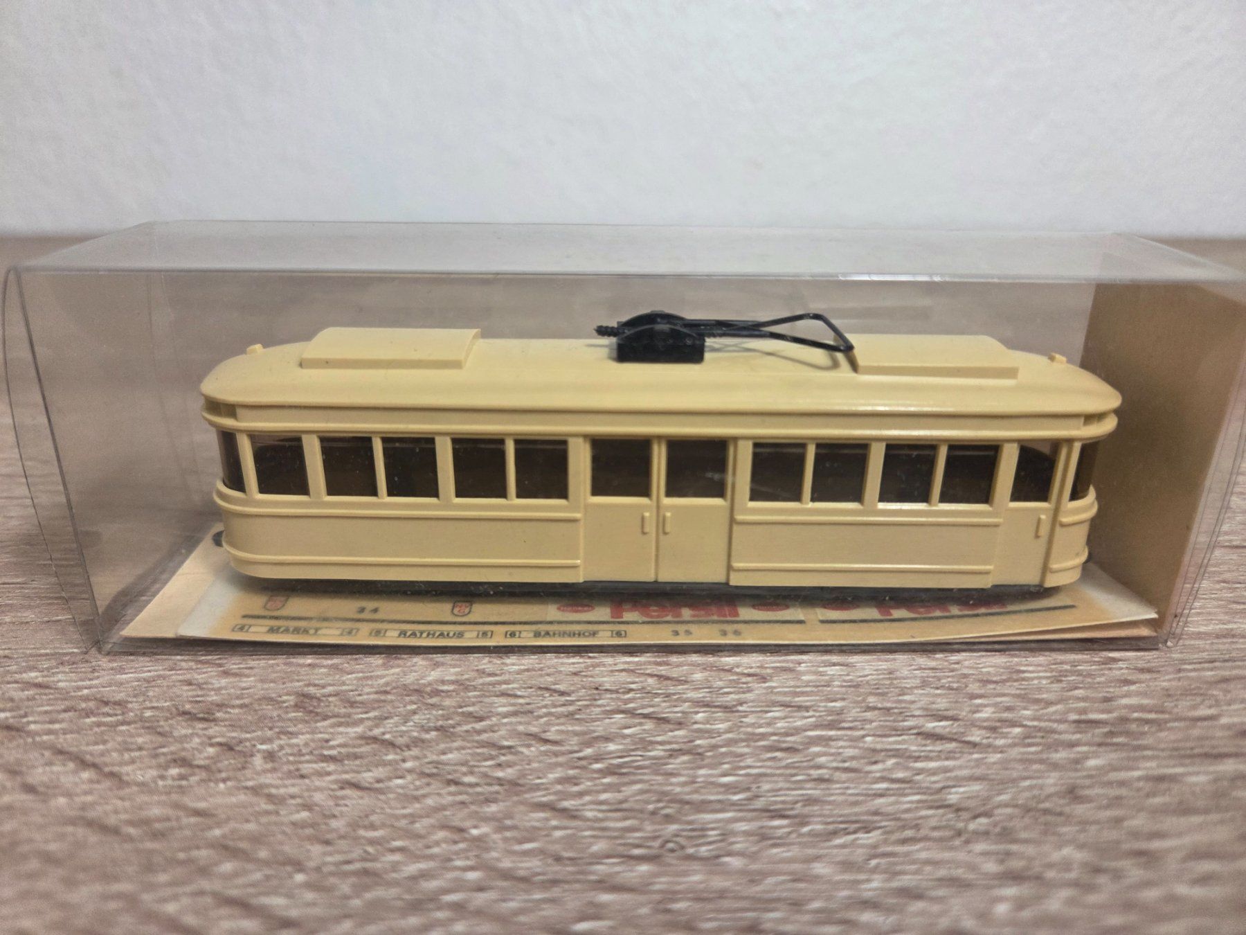 Wiking Modellini d'auto: Wiking 750 Straßenbahn Triebwagen H0 – Nuovo e nell'imballaggio originale da St-Aubin-Sauges venduto da Lo_Go