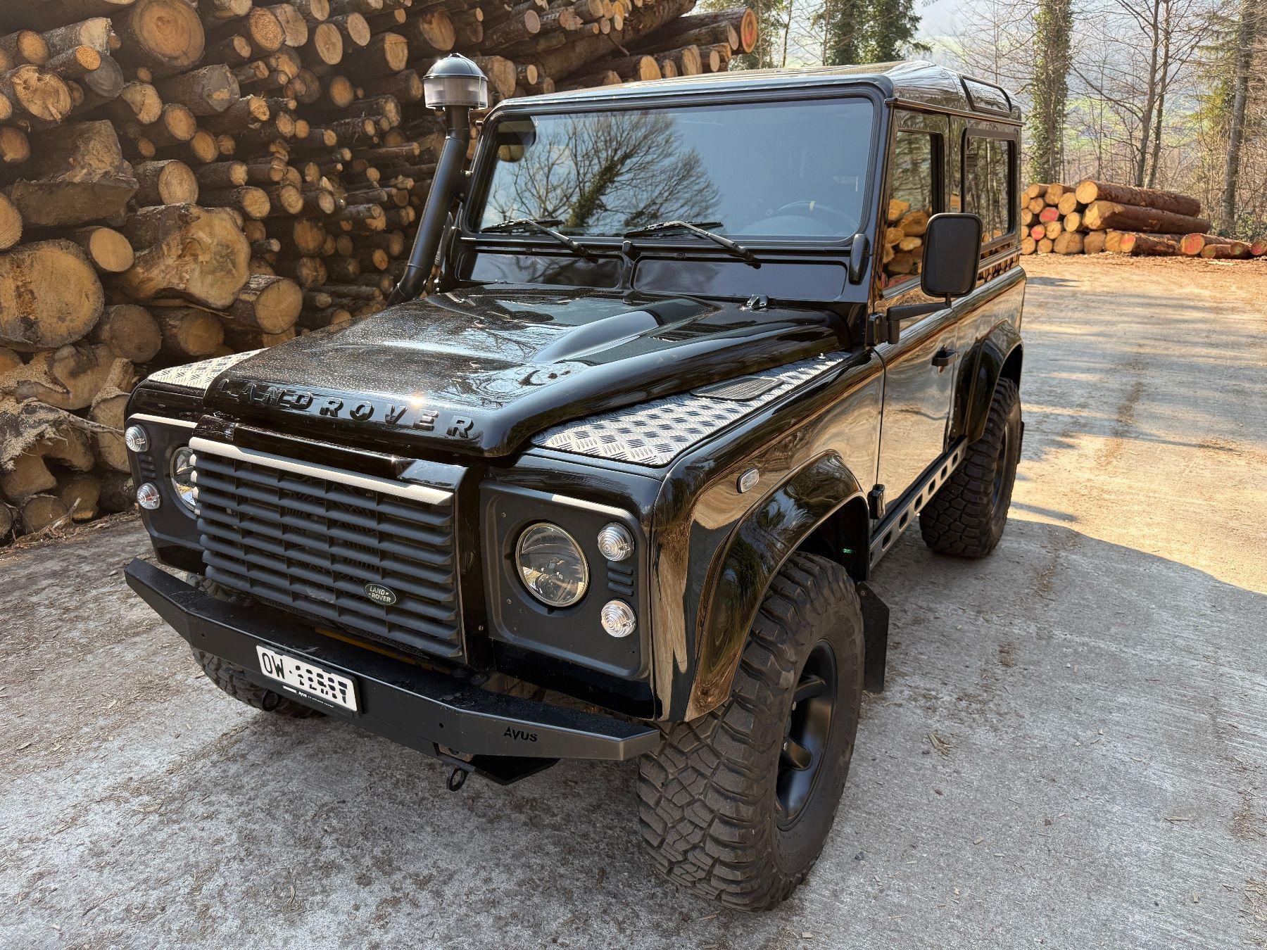 Land Rover Automobili: Land Rover Defender 90 2.4 TD4 – Usato da Giswil venduto da parker15 1
