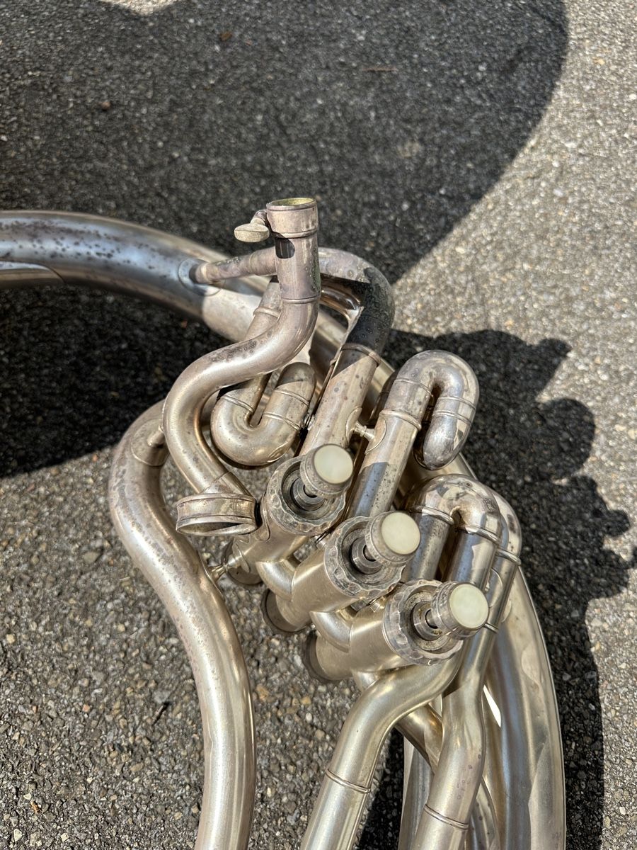 Musikinstrumente: Tuba Sousaphon mit Schutzhülle – Gebraucht aus Steinhausen von Lisa08_01 2