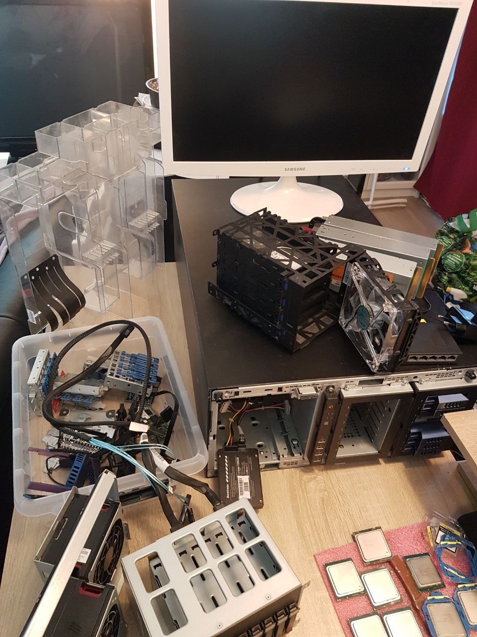 Hewlett Packard Server: HPE Proliant ML350p Gen8 NVME KI GPU Server m. NVIDIA – Usato da Wilchingen venduto da Joerdi 4
