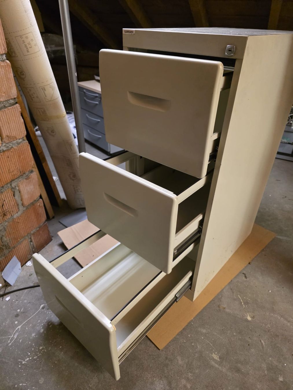 Schränke: Vintage Aktenschrank – Gebraucht aus Niederbuchsiten von B_Marchand 2