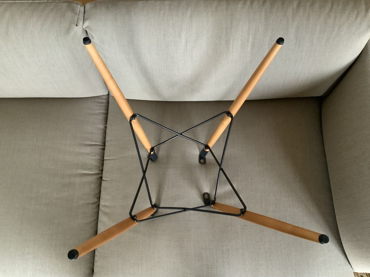 Eames Poltrone: Vitra: piètement neuf pour fauteuil Eames DAW – Nuovo (secondo la descrizione) da Genève venduto da Taracolac20 4