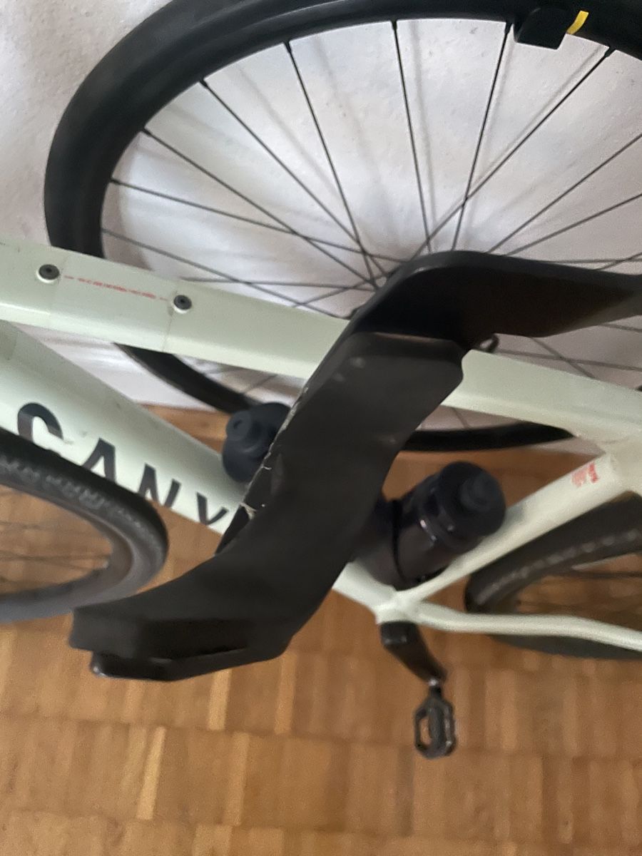 Supporti per biciclette: Fahrrad Wandhalterung schwarz – Usato da Bern venduto da Corinn_na 3