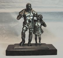 Wilhelm Tell mit Sohn, versilberte Metall Skulptur