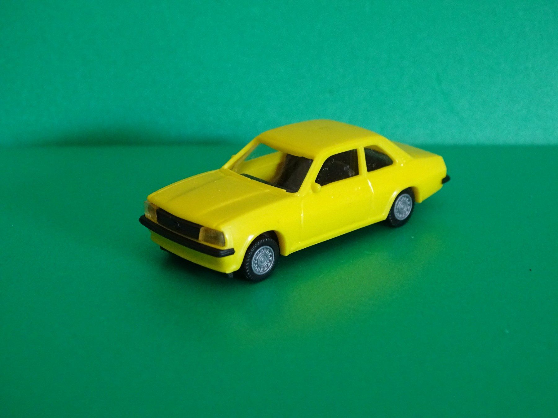 Opel Modellini d'auto: Opel Ascona von Euromodel 1/87 – Nuovo (secondo la descrizione) da Bretzwil venduto da Meex