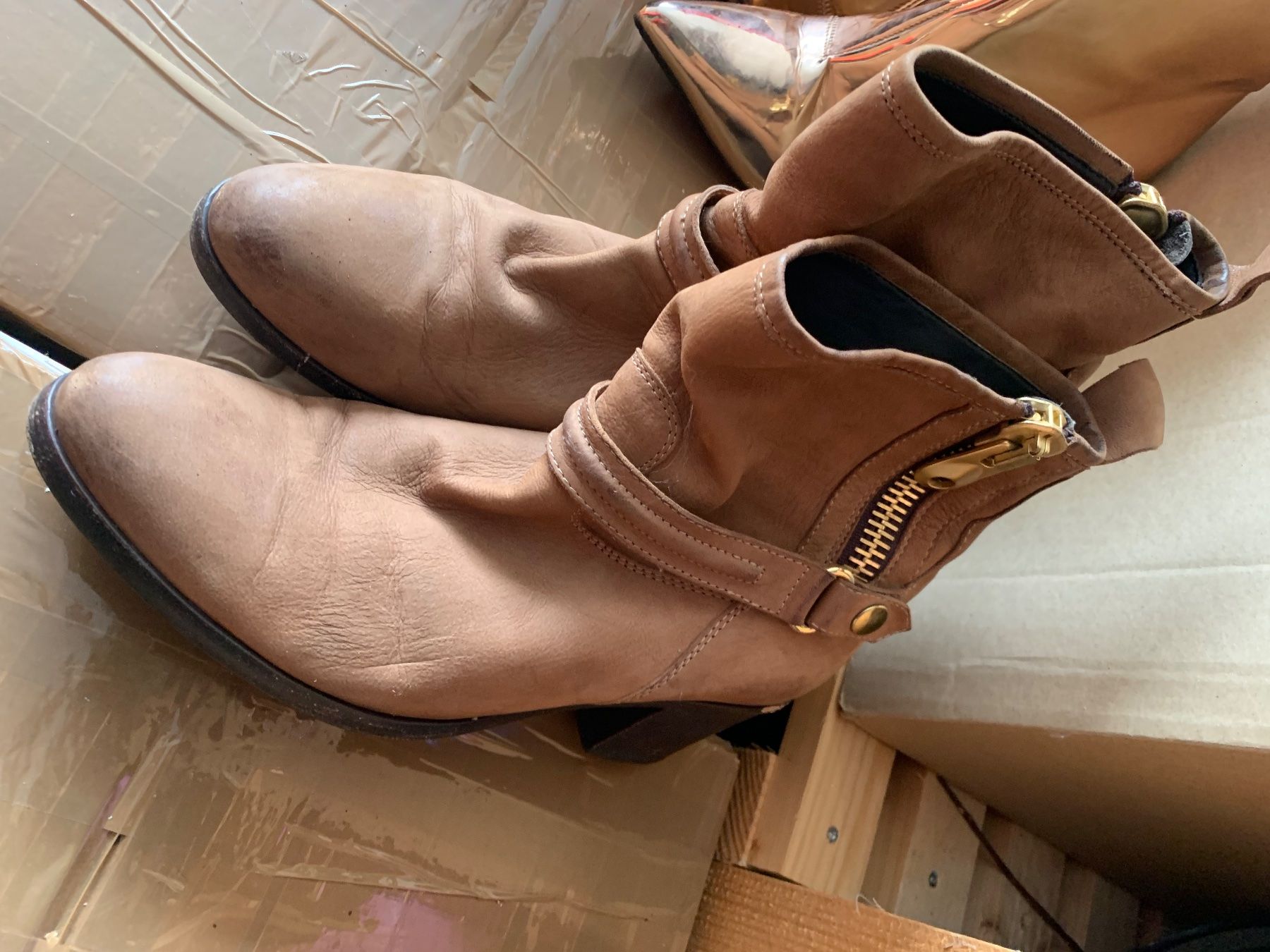 Scarpe da donna: Stiefeletten gr.40 – Usato da Schöfflisdorf venduto da Bling_it_on