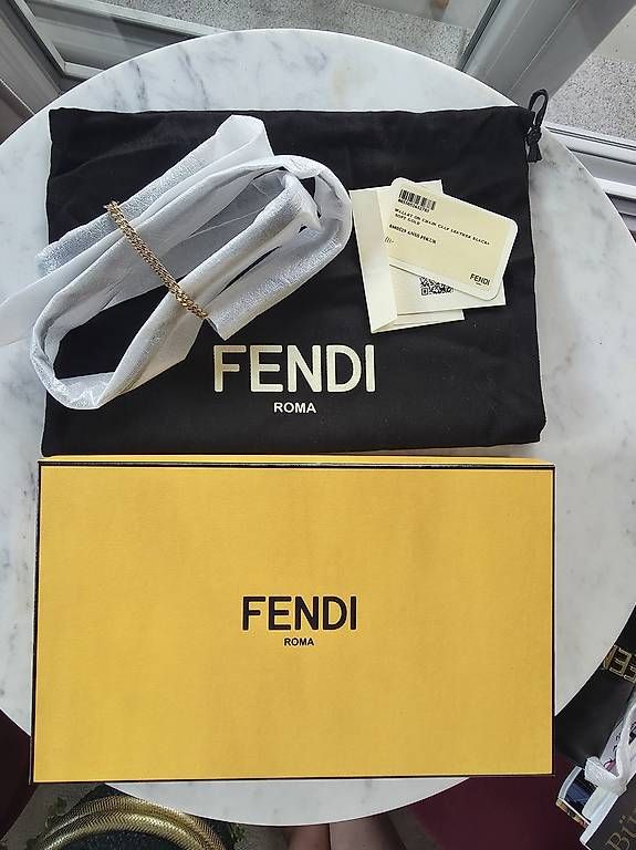 Borse da donna: FENDI wallet on chain – Nuovo e nell'imballaggio originale da Pfäffikon SZ venduto da mariapetrowich 2