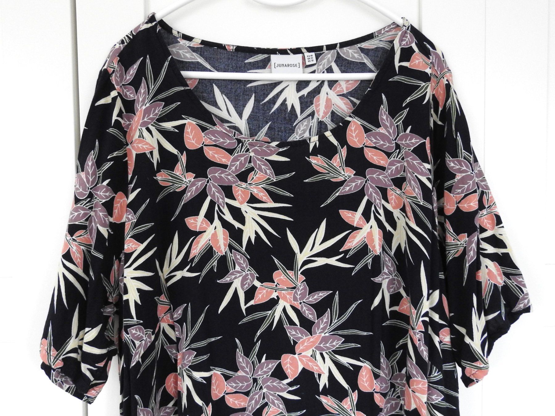 Vero Moda Vestiti: Freizeitkleid, JUNAROSE, Dunkelblau mit Blumen, Grösse 48 – Usato da Büttenhardt venduto da LexyMara 3