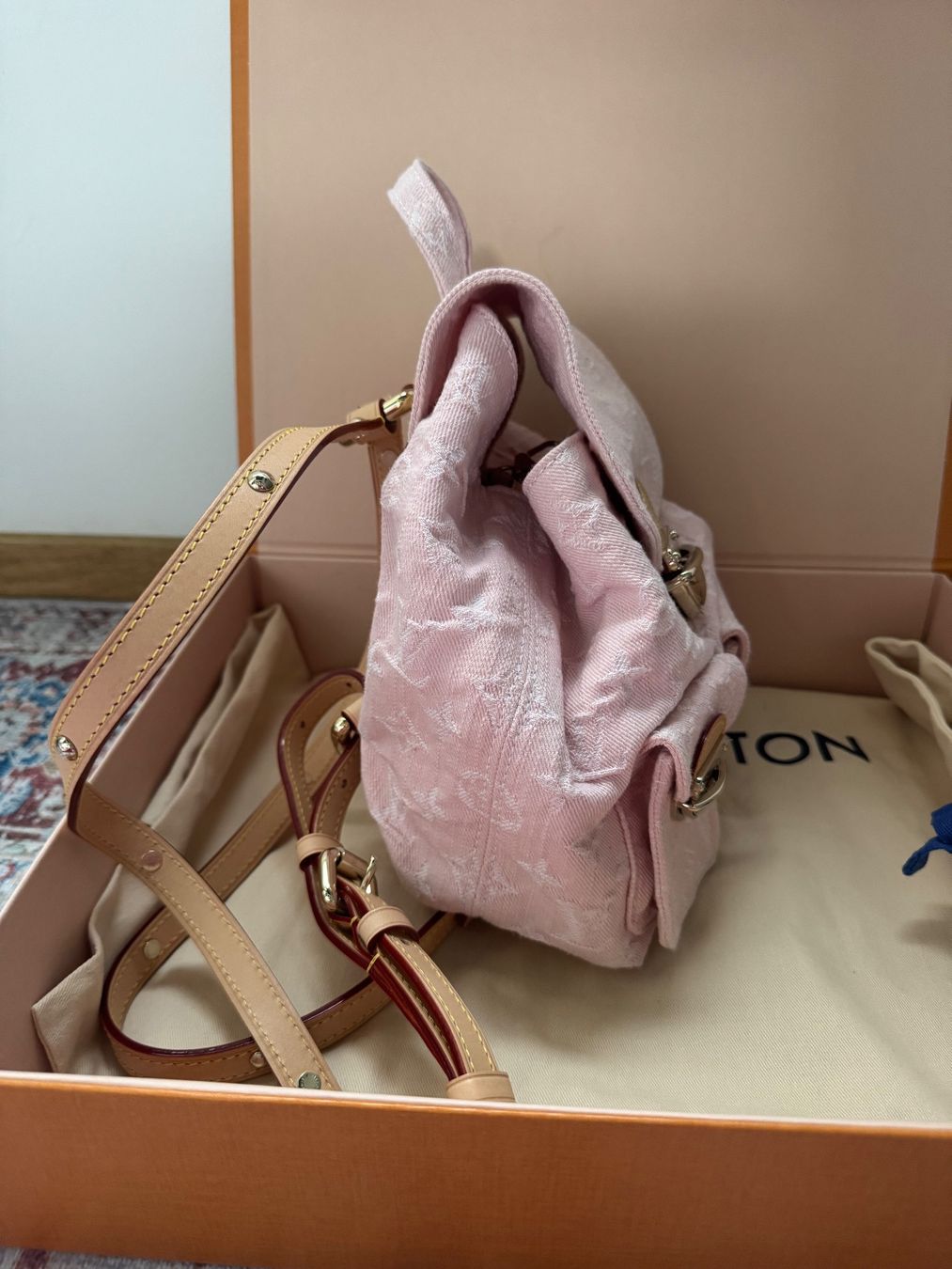 Louis Vuitton Zaini: Louis Vuitton Venice Denim Rosa Rucksack – Nuovo e nell'imballaggio originale da Riehen venduto da karolina3 3