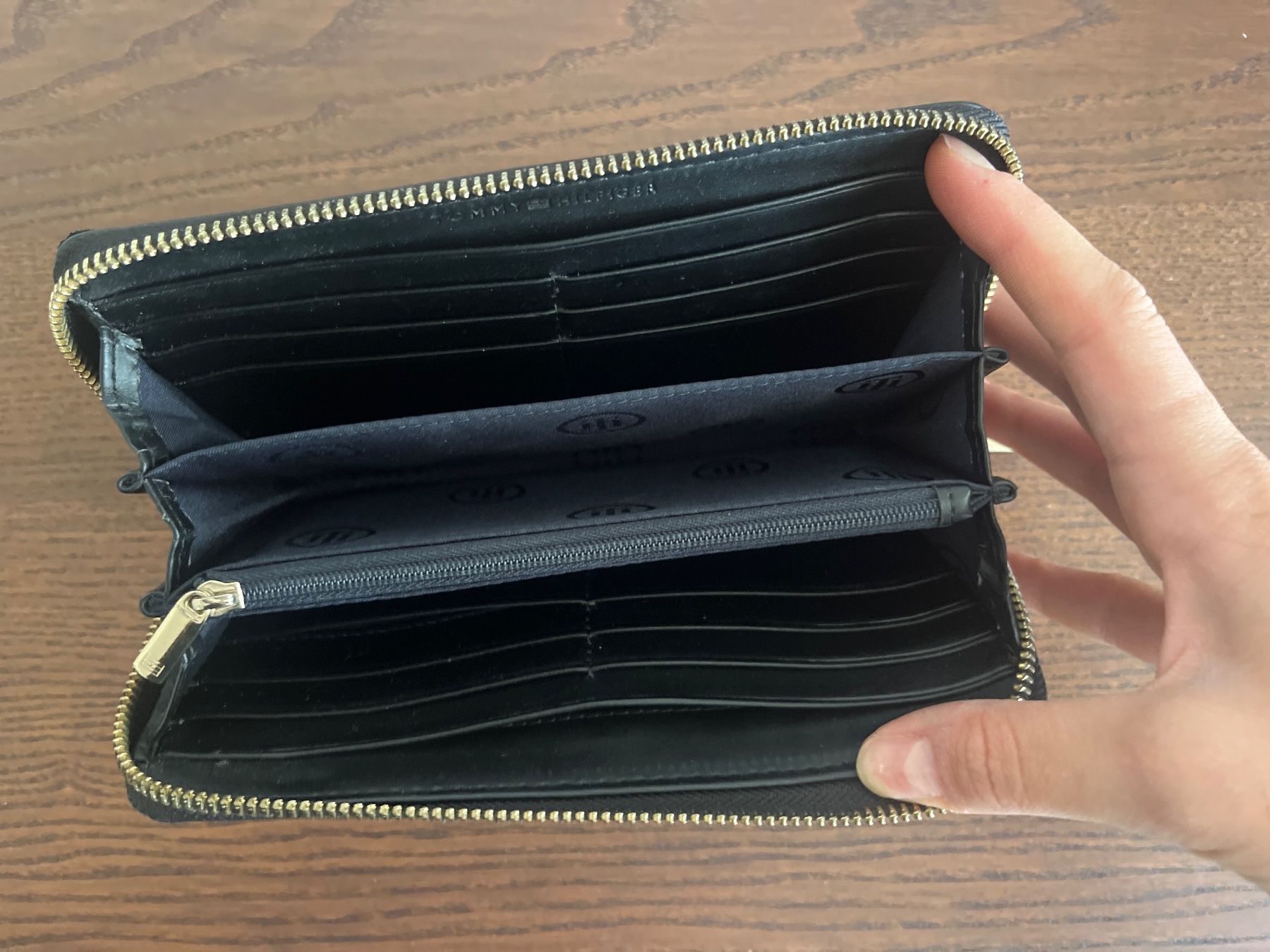 Tommy Hilfiger Portamonete: Portemonnaie – Usato da Rupperswil venduto da jro_89b6 2