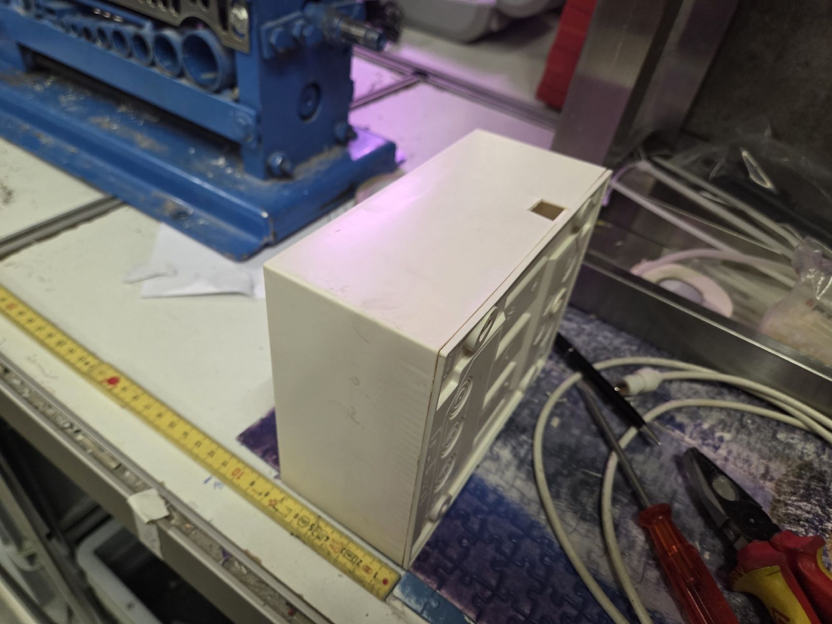 Hager Alimentazione elettrica: Hager Aufputz Kleinverteiler weiss – Usato da Zürich venduto da eymen20 5