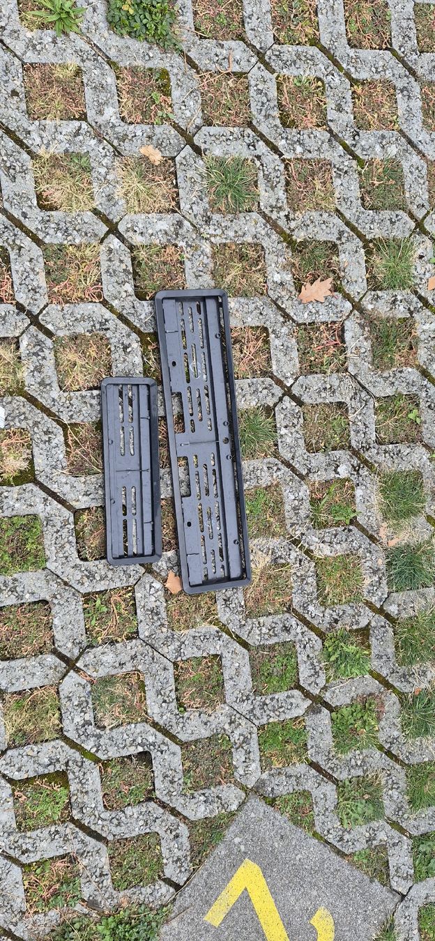 Alle Autoersatzteile: Support de plaque d'immatriculation noir, interchangeables  – Neu (gemäss Beschreibung) aus Gland von JeromeR. 2