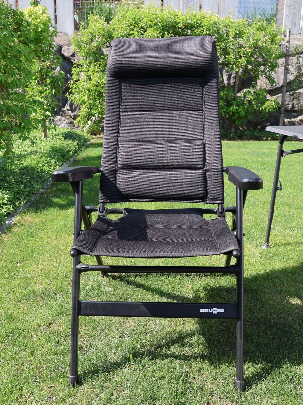 Set di tavolo e panche: Campingtisch mit 2 Sesseln – Usato da Tuggen venduto da Skip13 1