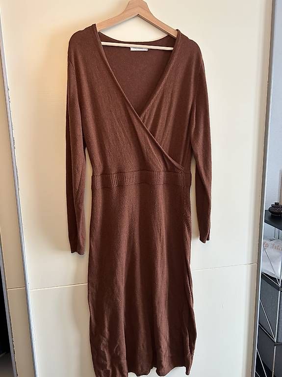 Twothirds Kleider: Wollkleid Twothirds – Gebraucht aus Liebefeld von VSteffen
