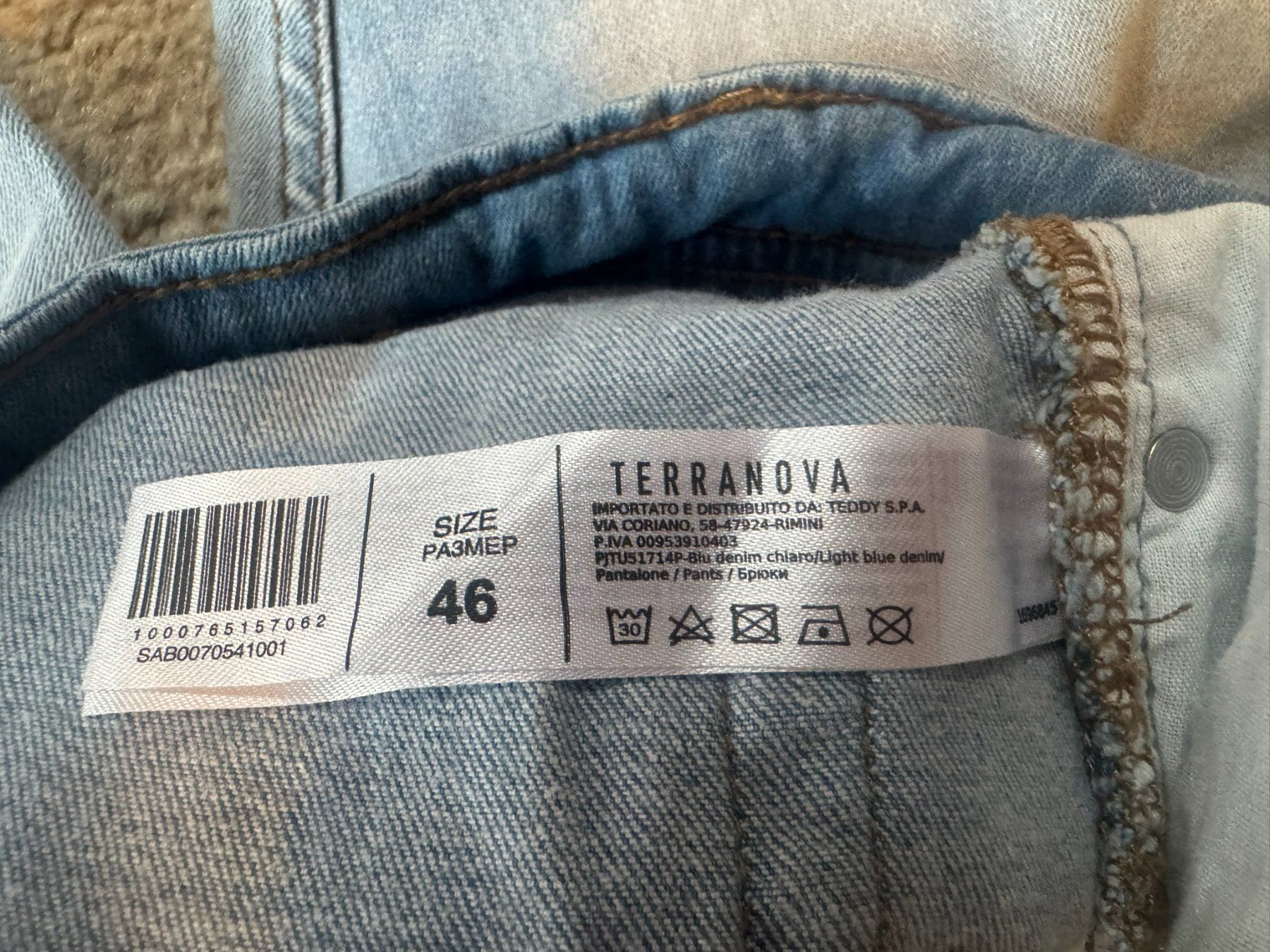 Jeans: Terranova Jeans hellblau Grösse 42 – Usato da Rorschach venduto da Feiro 1