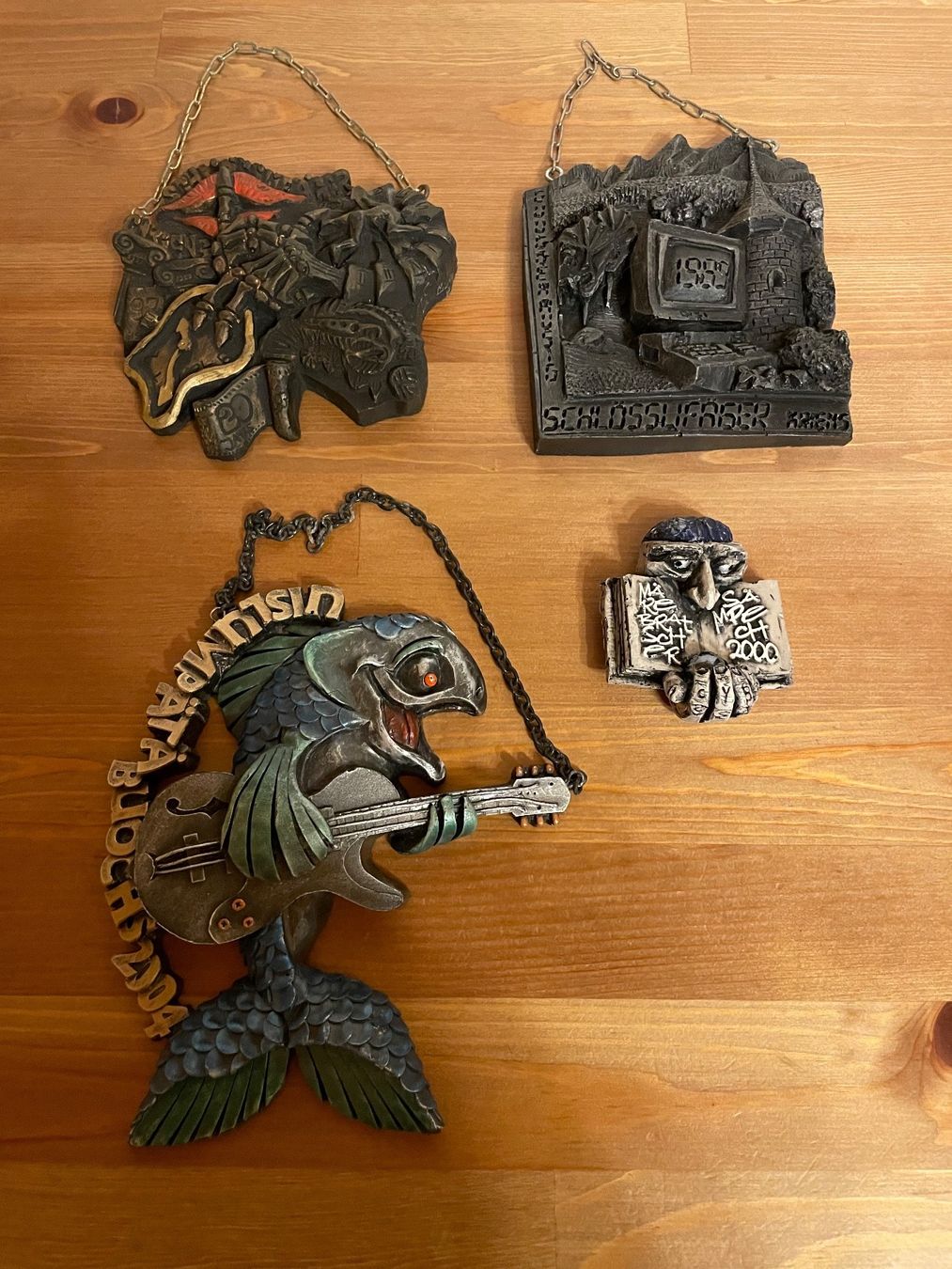 Placchette & Badge: 4x verschiedene Plaketten – Usato da Oron-la-Ville venduto da W.XIX