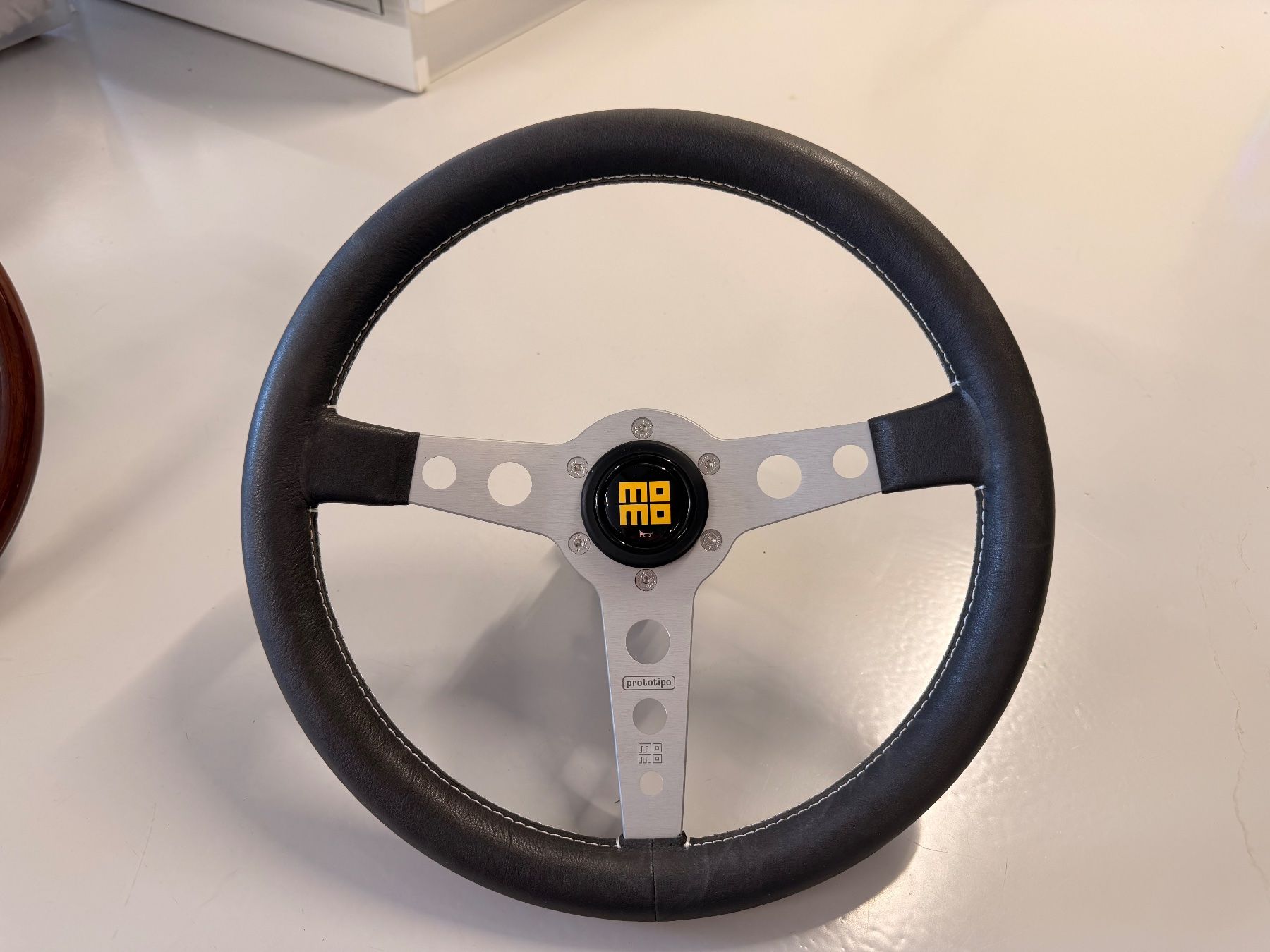 Fanatec Controller: Simracing Lenkrad MOMO Classic Look Fanatec – Gebraucht aus Rupperswil von buergin01