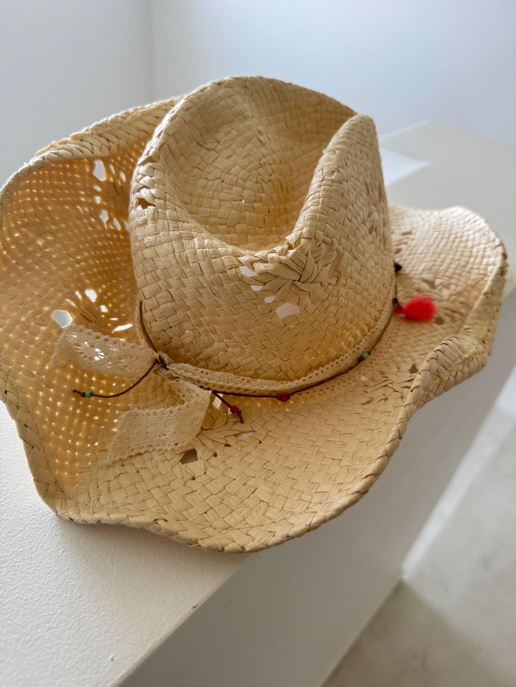 Copricapi, berretti & cappellini: Chapeau beige taille unique – Usato da giffers venduto da sev_c9x9 2