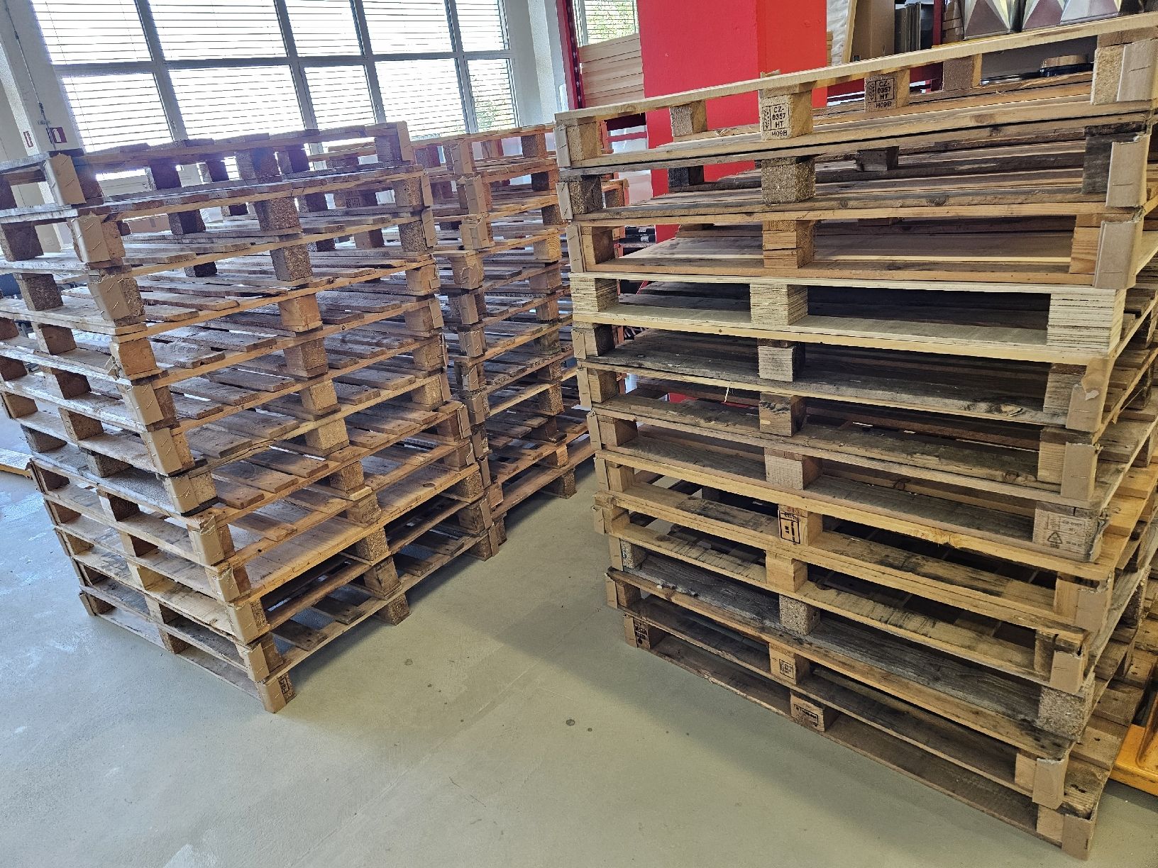 Pallets: Palette – Usato da Regensdorf venduto da Zem003 1