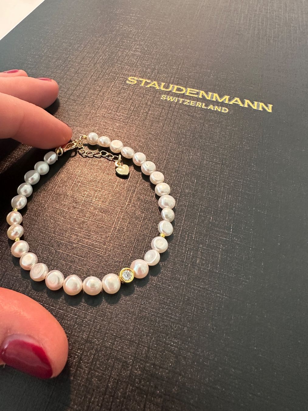Bracciali & Braccialetti: Natural Pearl Bracelet with Diamond – Nuovo e nell'imballaggio originale da Richterswil venduto da L.Staudenmann 2