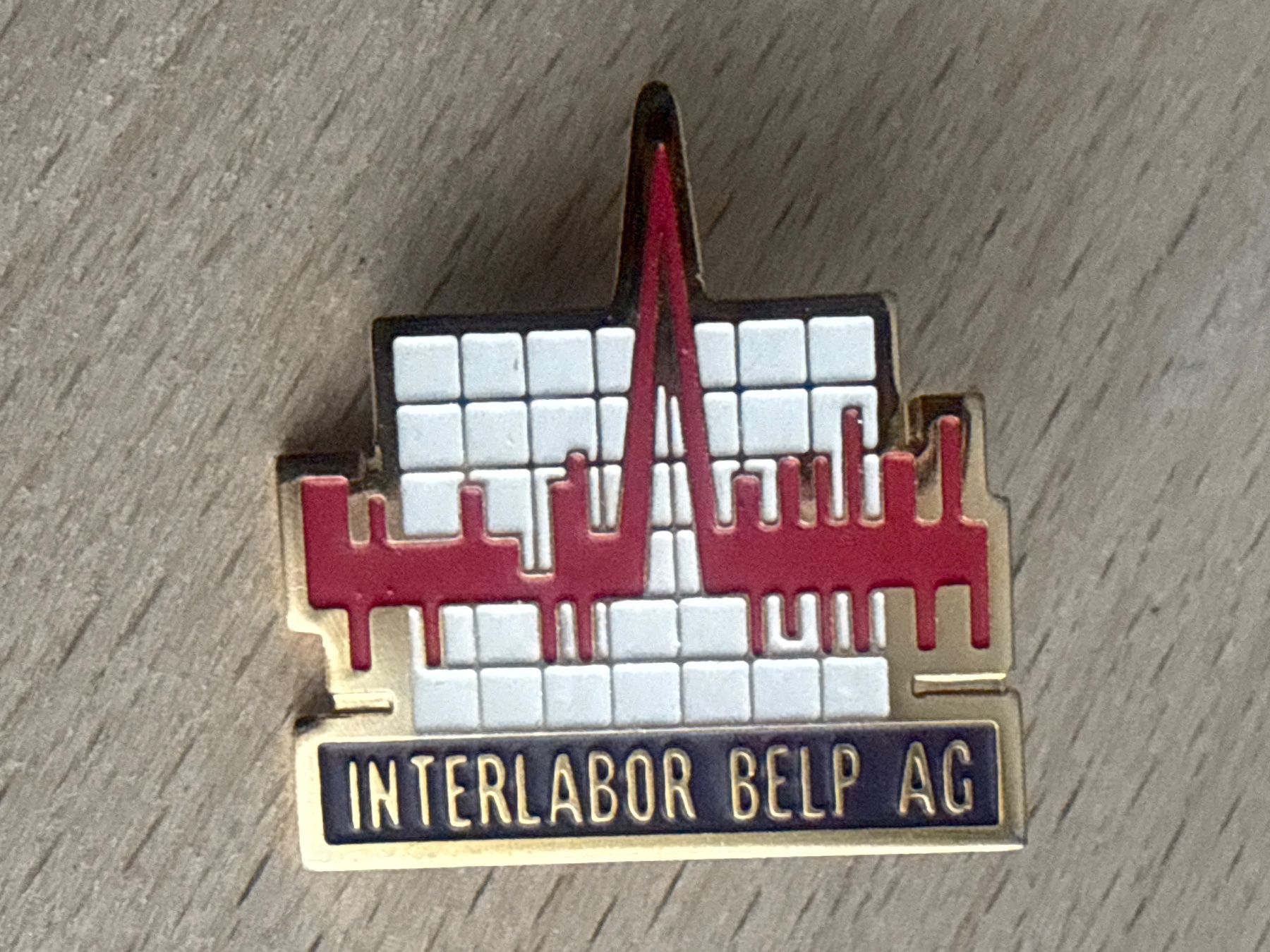 Placchette & Badge: Pin Interlabor Belp AG – Usato da Glattbrugg venduto da Schweigmatt