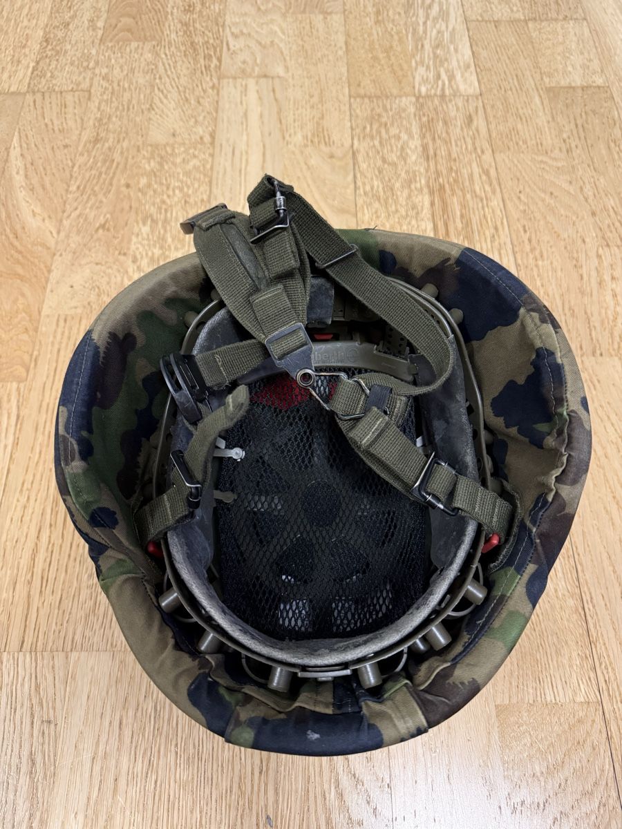 Schweizer Armee Uniformen & Effekten: Casque de l’armée suisse – Gebraucht aus Lausanne von ene_yf7n 2