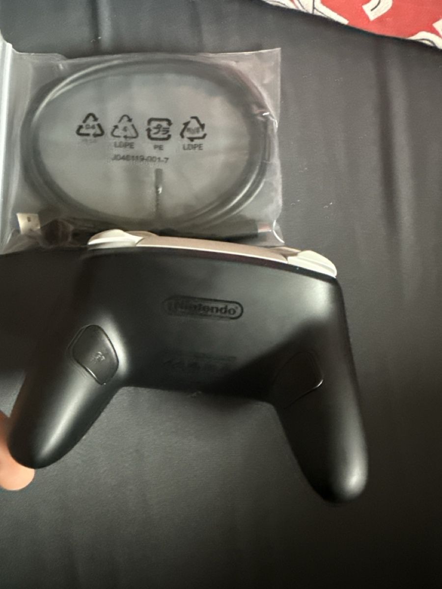 Nintendo Controller: Nintendo Switch 2 Pro Controller schwarz inklusiv Ladekabel – Usato da Baar venduto da Adi-24 1