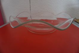 Glasschale  mit geschwungenem Rand