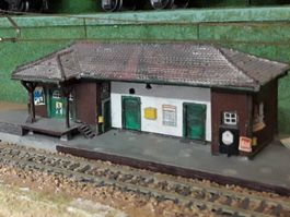 Modelleisenbahn _ Diorama _ Bahnhof mit Umgebung _ Spur H0