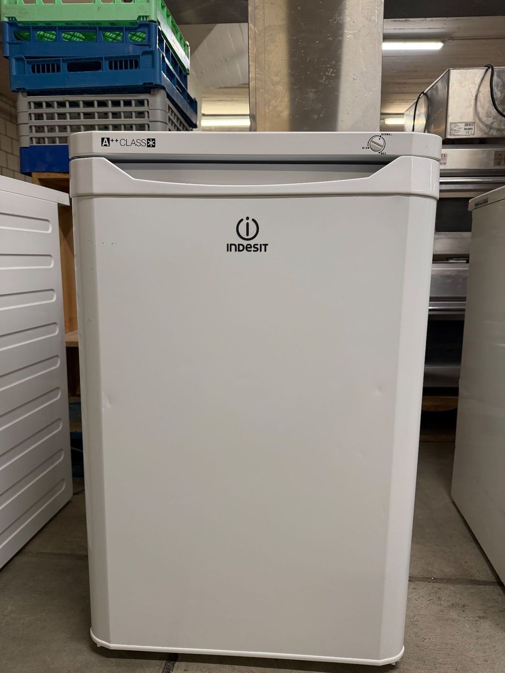 Frigoriferi: INDESIT Kühlschrank – Usato da Dietikon venduto da dia_xjk6